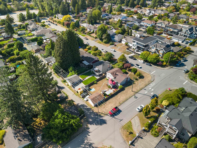 409 W 27th Street, North Vancouver, BC, V7N 2H7 - 3