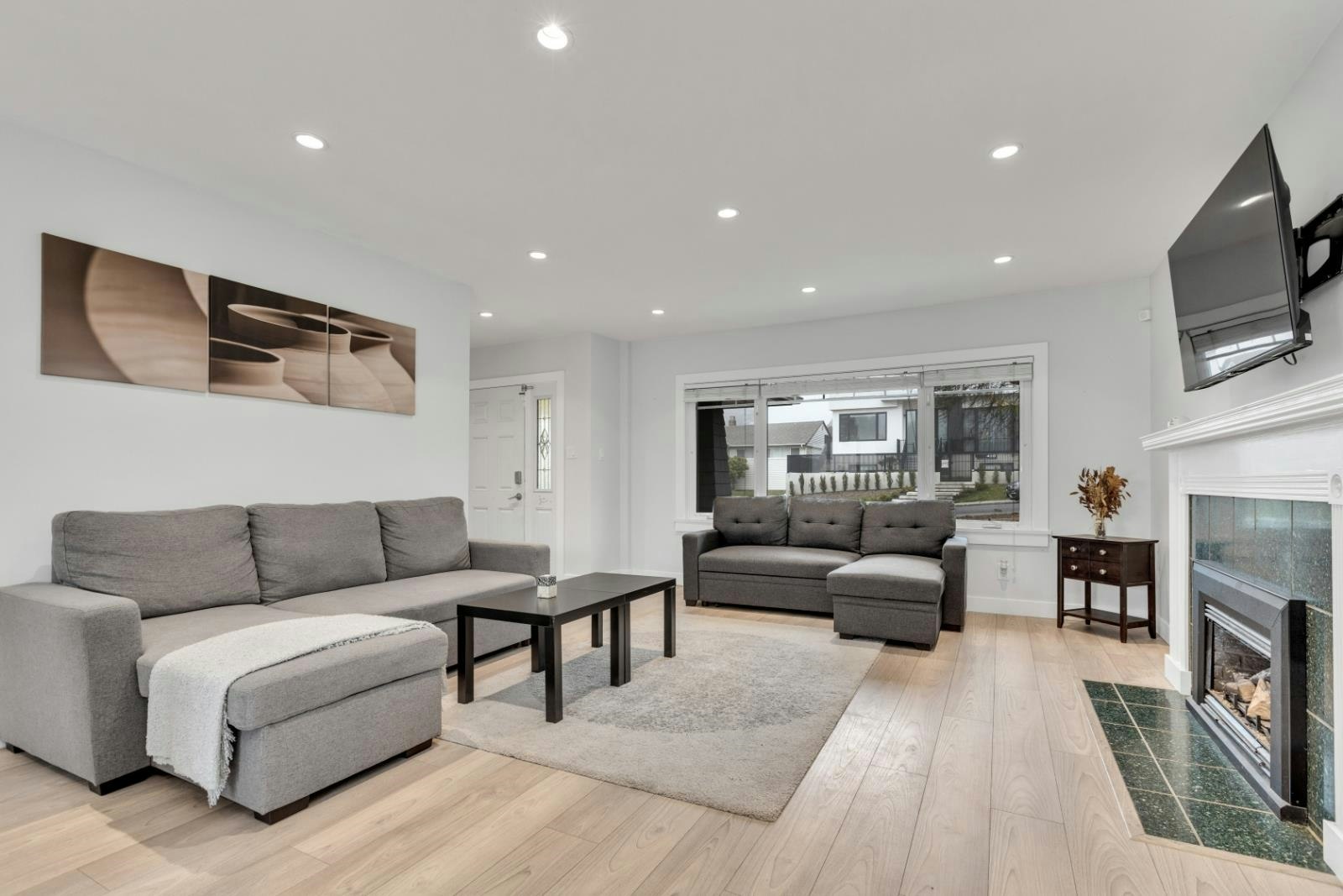 409 W 27th Street, North Vancouver, BC, V7N 2H7 - 11
