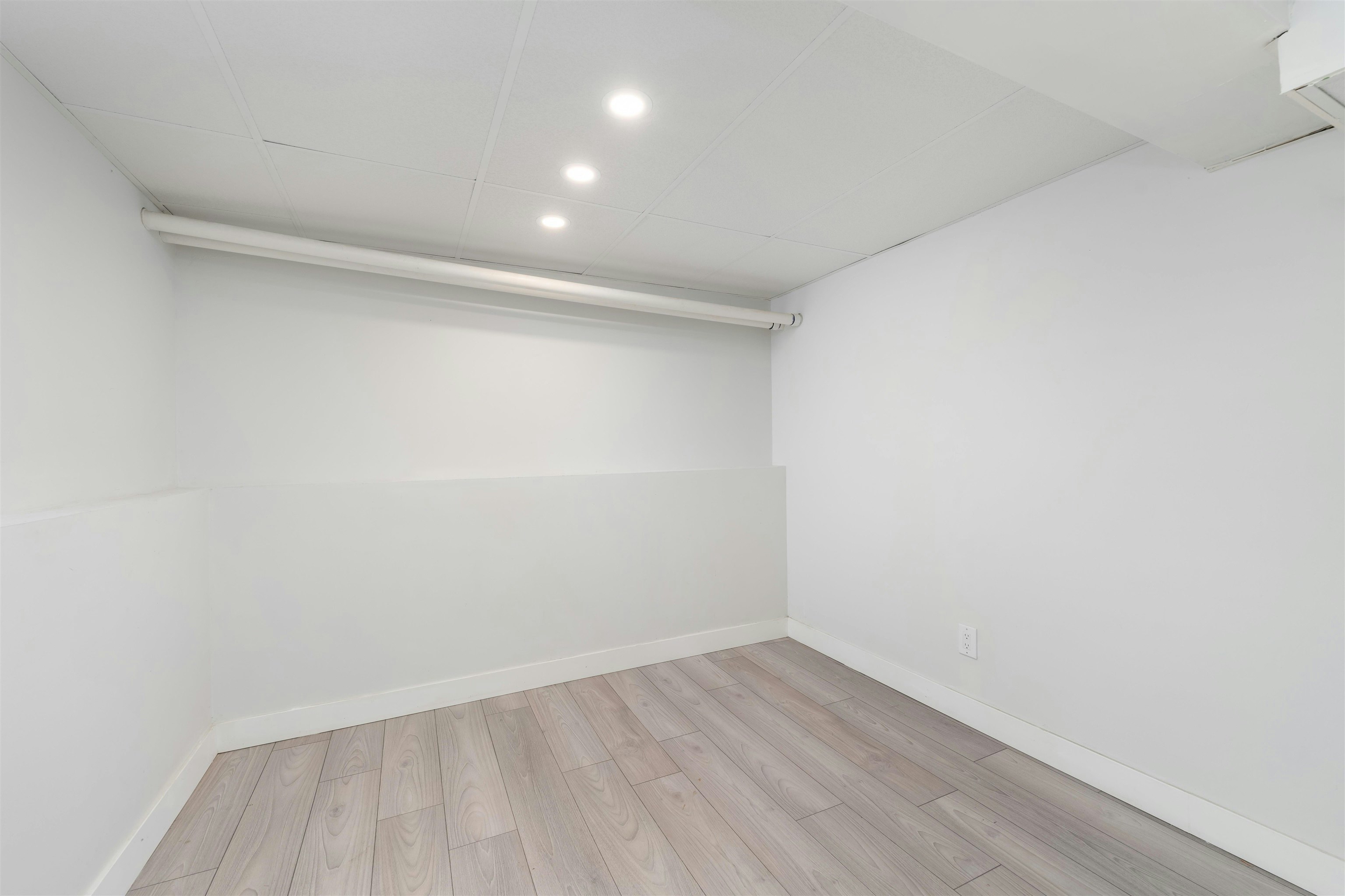409 W 27th Street, North Vancouver, BC, V7N 2H7 - 32