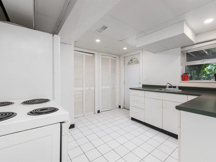 409 W 27th Street, North Vancouver, BC, V7N 2H7 - 36