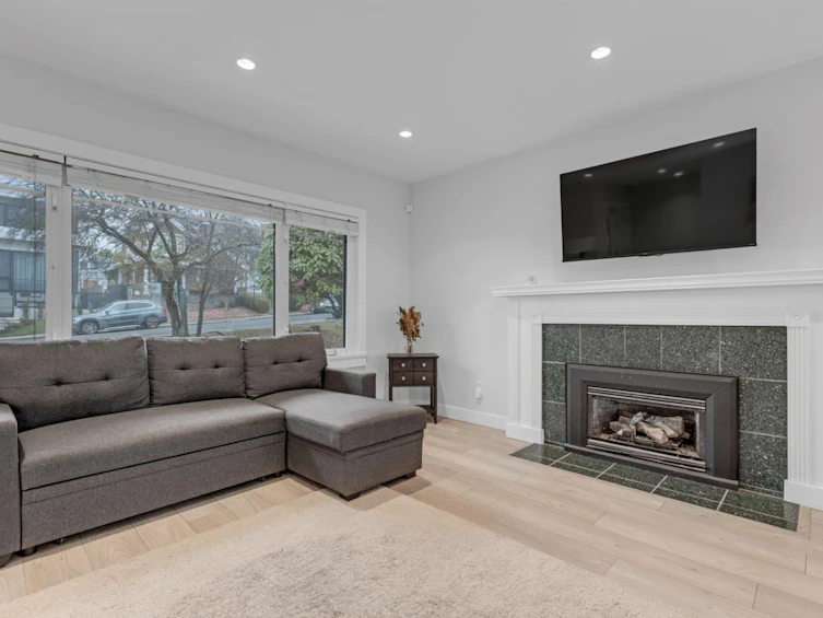 409 W 27th Street, North Vancouver, BC, V7N 2H7 - 8