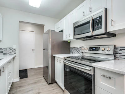 105-2750 Fuller Street - 3