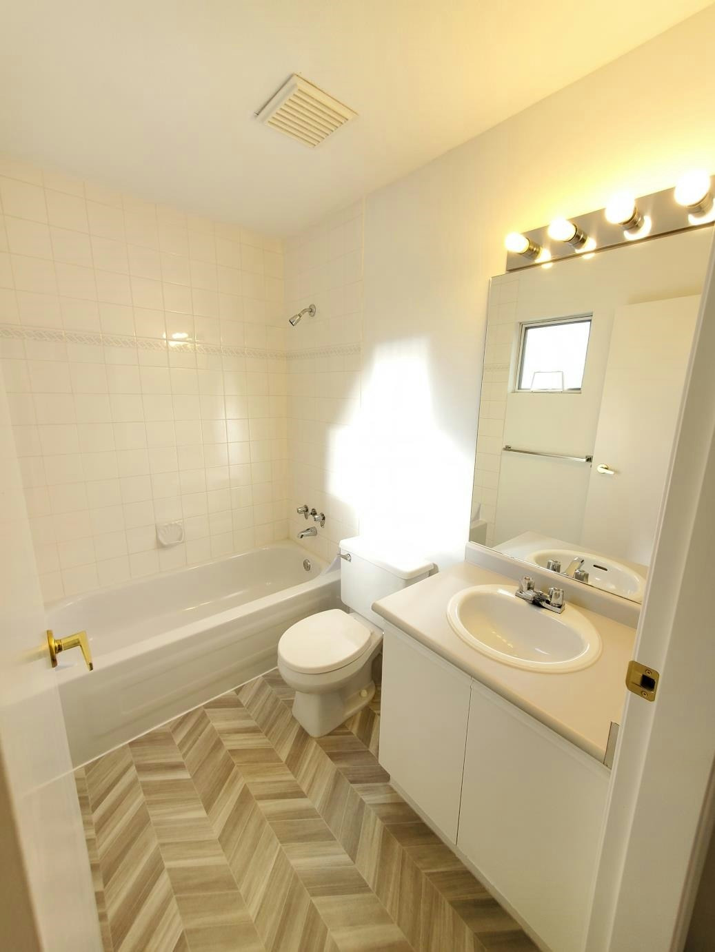 2211 No. 4 Road, Richmond, BC, V6X 3X1 - 8