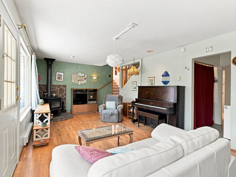 1635 Grady Road, Gibsons, BC, V0N 1V6 - 17