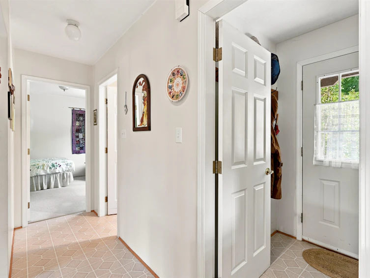 1635 Grady Road, Gibsons, BC, V0N 1V6 - 5