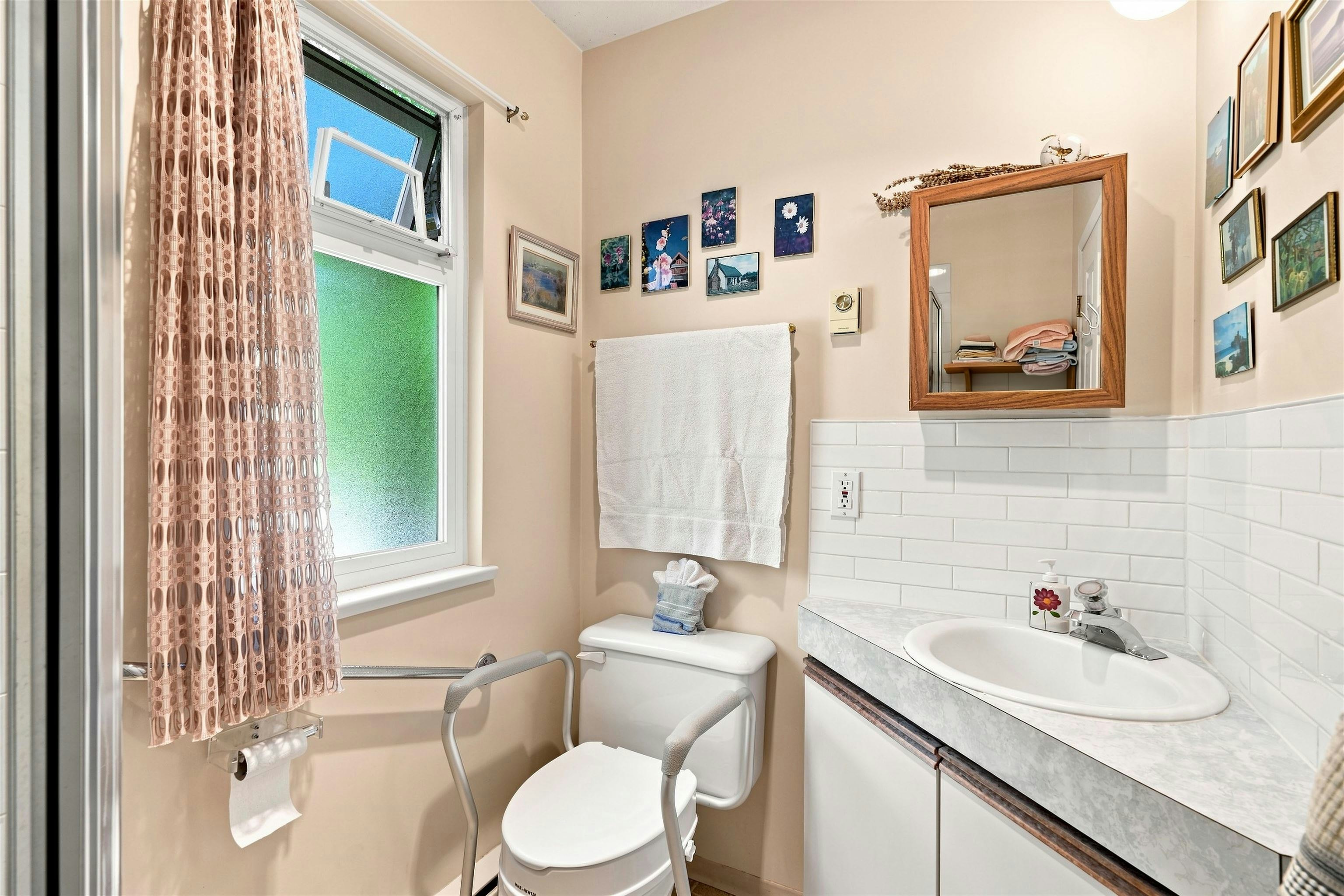 1635 Grady Road, Gibsons, BC, V0N 1V6 - 7