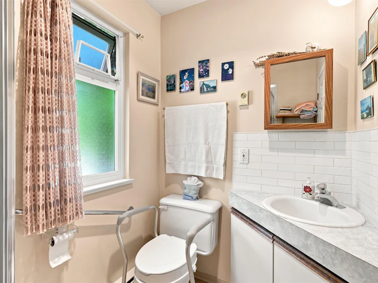 1635 Grady Road, Gibsons, BC, V0N 1V6 - 7