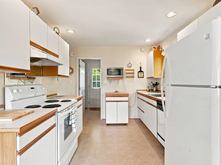 1635 Grady Road, Gibsons, BC, V0N 1V6 - 10
