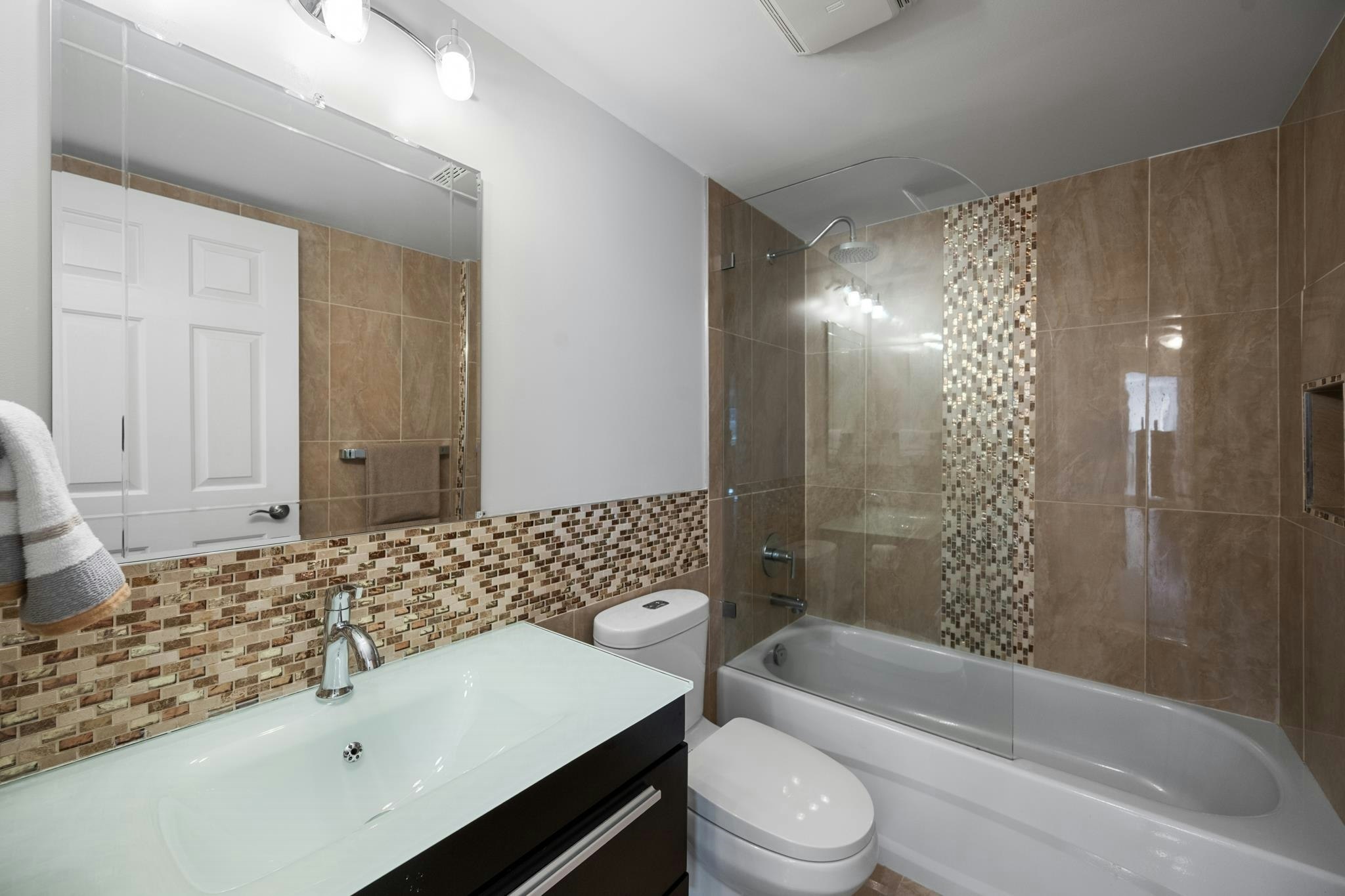 302-12 Laguna Court - 4