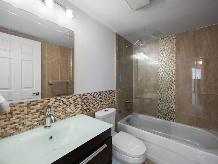 302-12 Laguna Court, New Westminster, BC, V3M 6W4 - 4