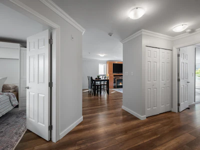 302-12 Laguna Court - 3