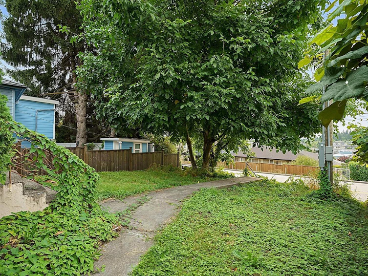 8247 10th Avenue, Burnaby, BC, V3N 2S6 - 4