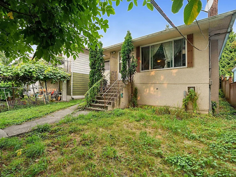 8247 10th Avenue, Burnaby, BC, V3N 2S6 - 2