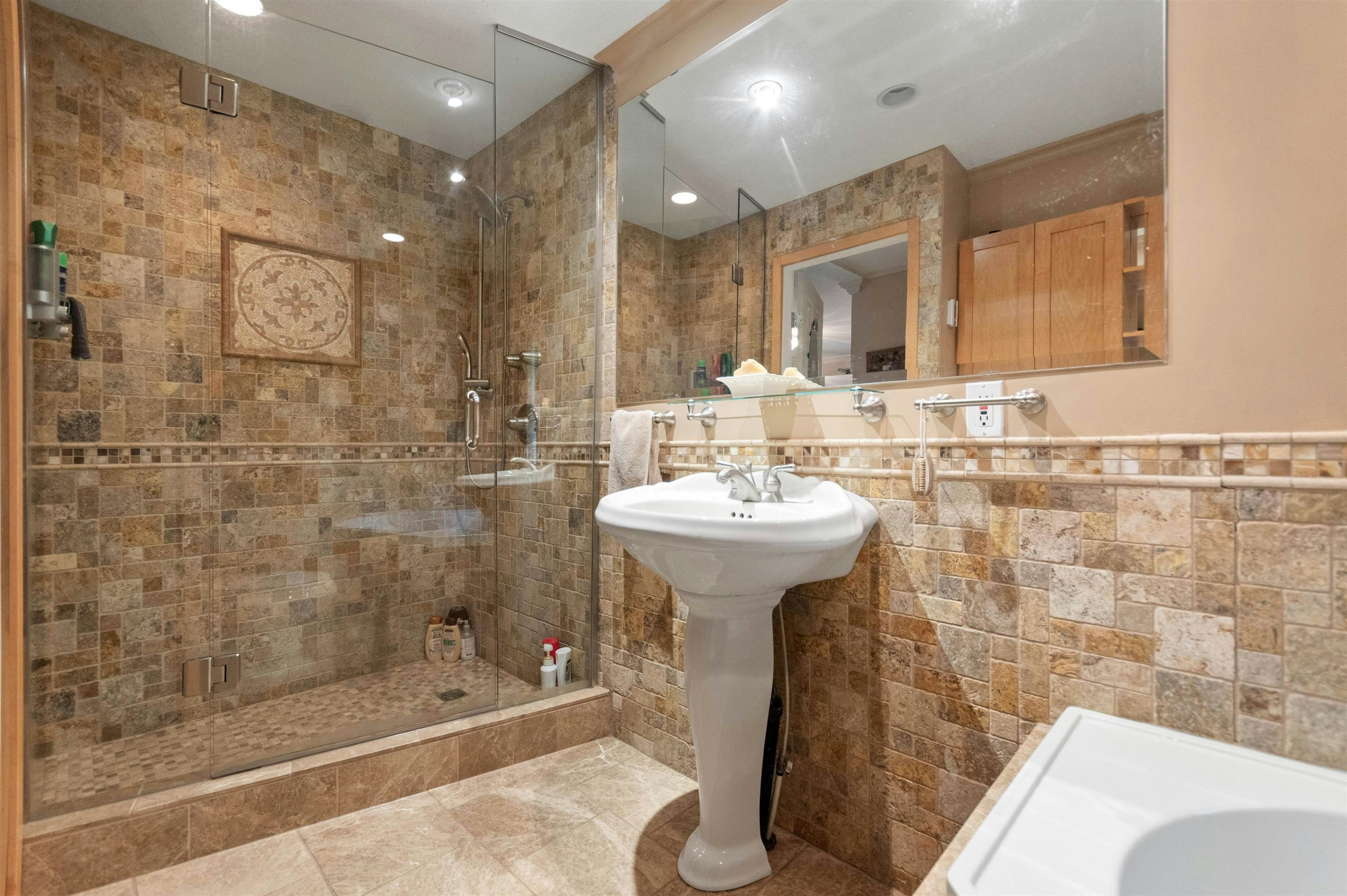 402 Water Avenue, Hope, BC, V0X 1L0 - 23