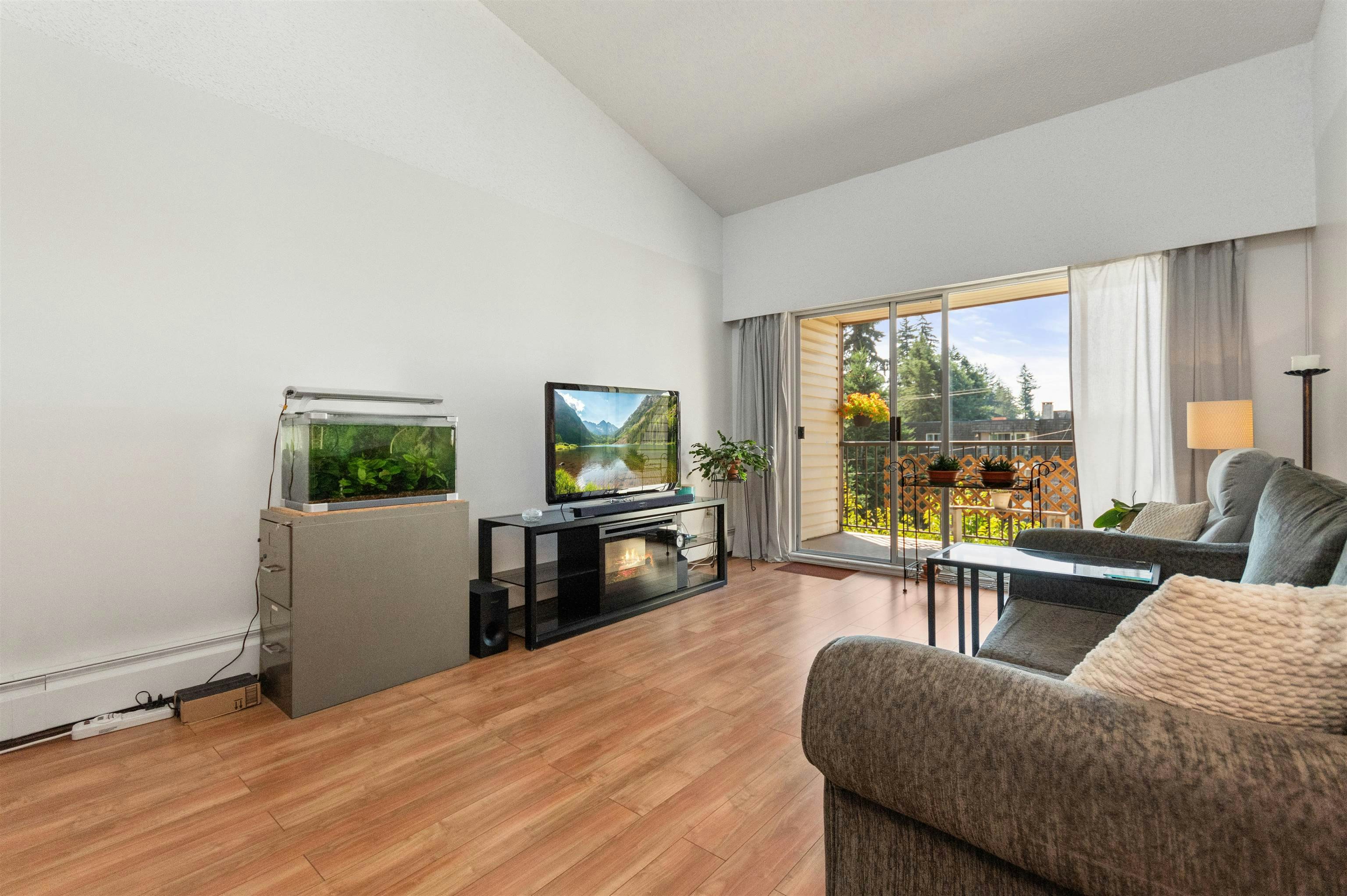 342-2821 Tims Street - 5