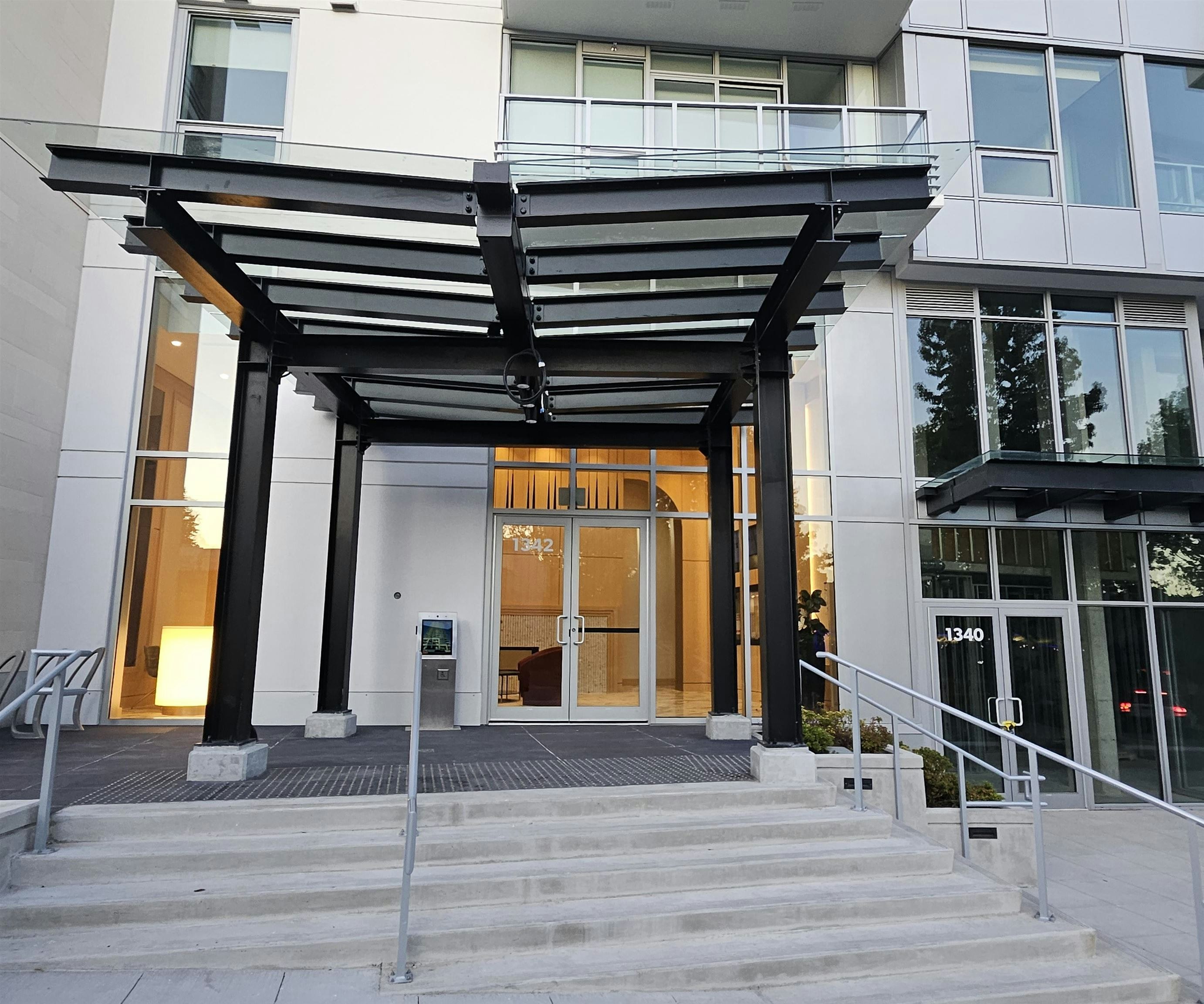 403-1342 Johnston Road, Surrey, BC, V4B 3Z2 - 2