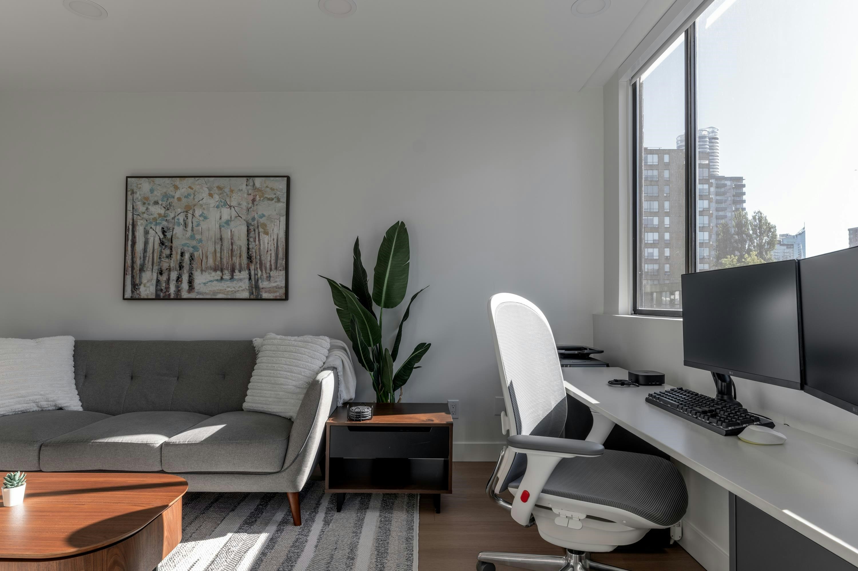 1270 Robson St, Vancouver, BC, V6E 3Z6 - 2