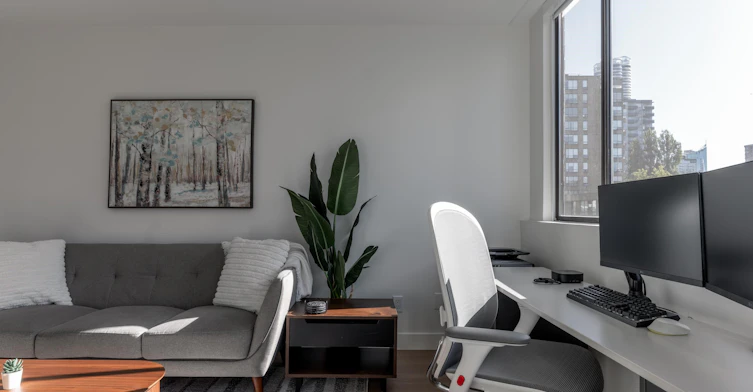 1270 Robson St, Vancouver, BC, V6E 3Z6 - 2