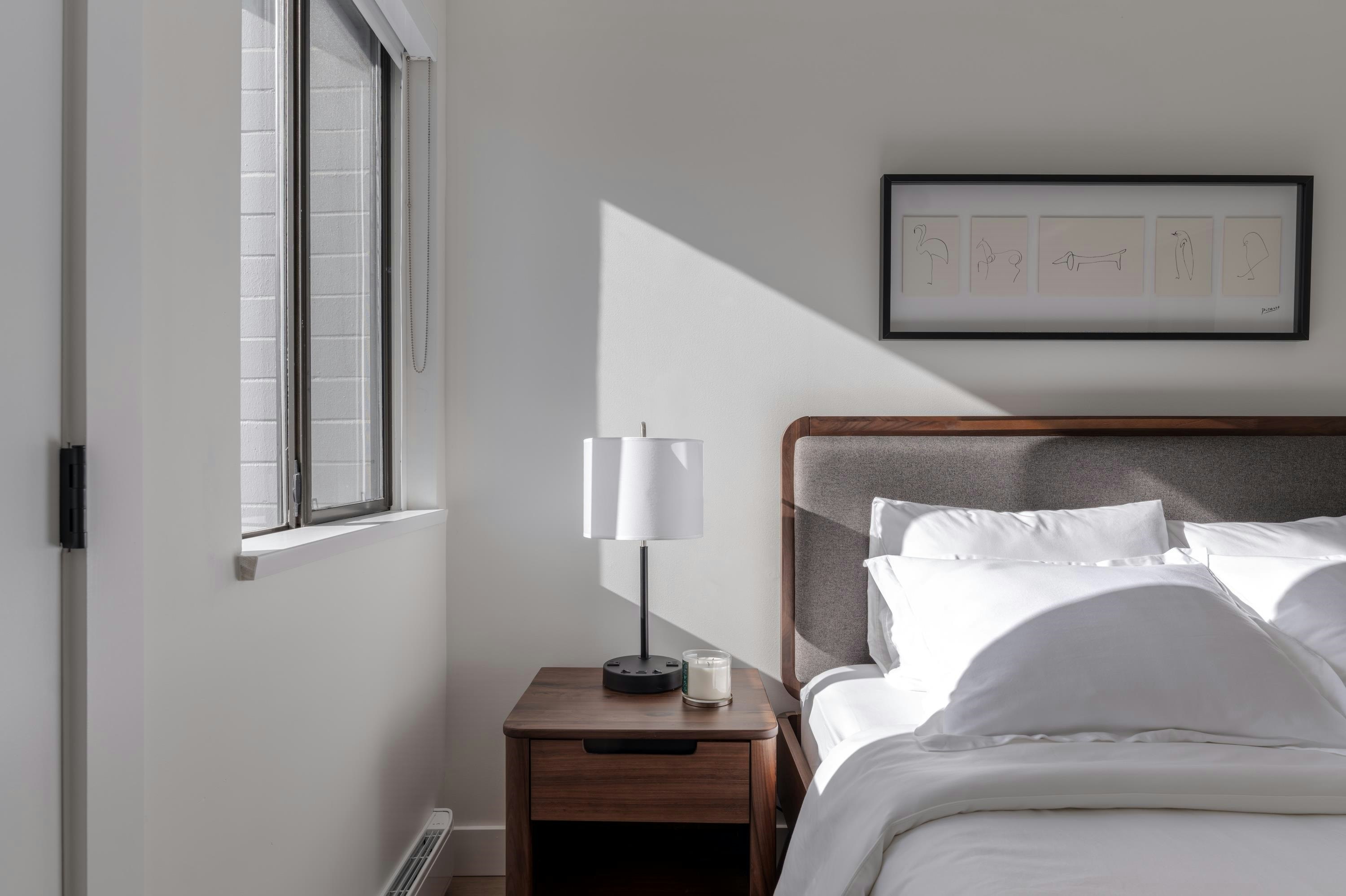 1270 Robson St, Vancouver, BC, V6E 3Z6 - 6