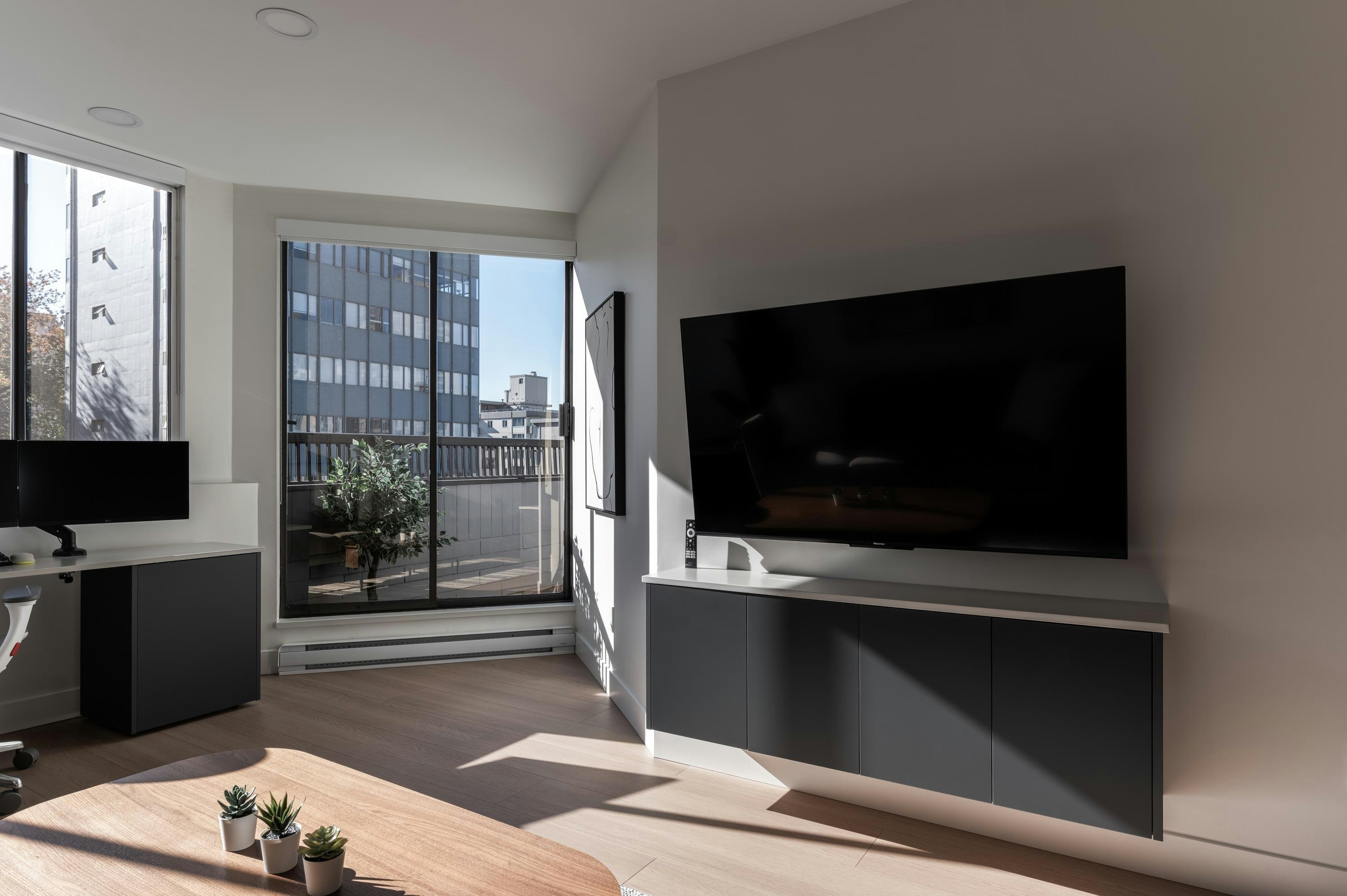 1270 Robson St, Vancouver, BC, V6E 3Z6 - 3