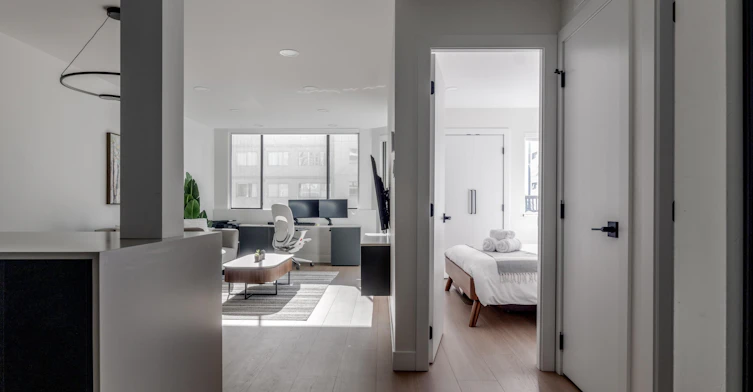 1270 Robson St, Vancouver, BC, V6E 3Z6