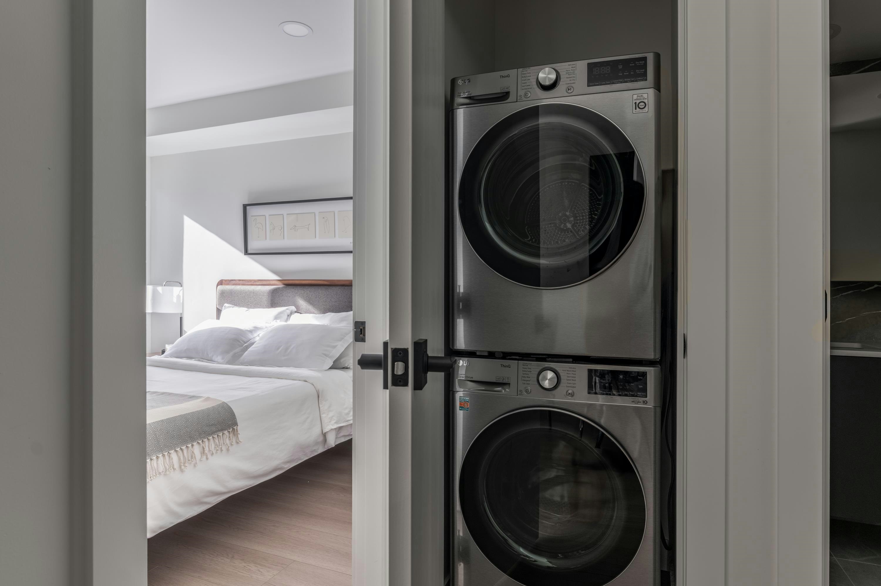 1270 Robson St, Vancouver, BC, V6E 3Z6 - 7