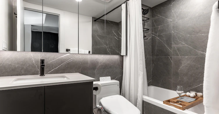 1270 Robson St, Vancouver, BC, V6E 3Z6 - 8