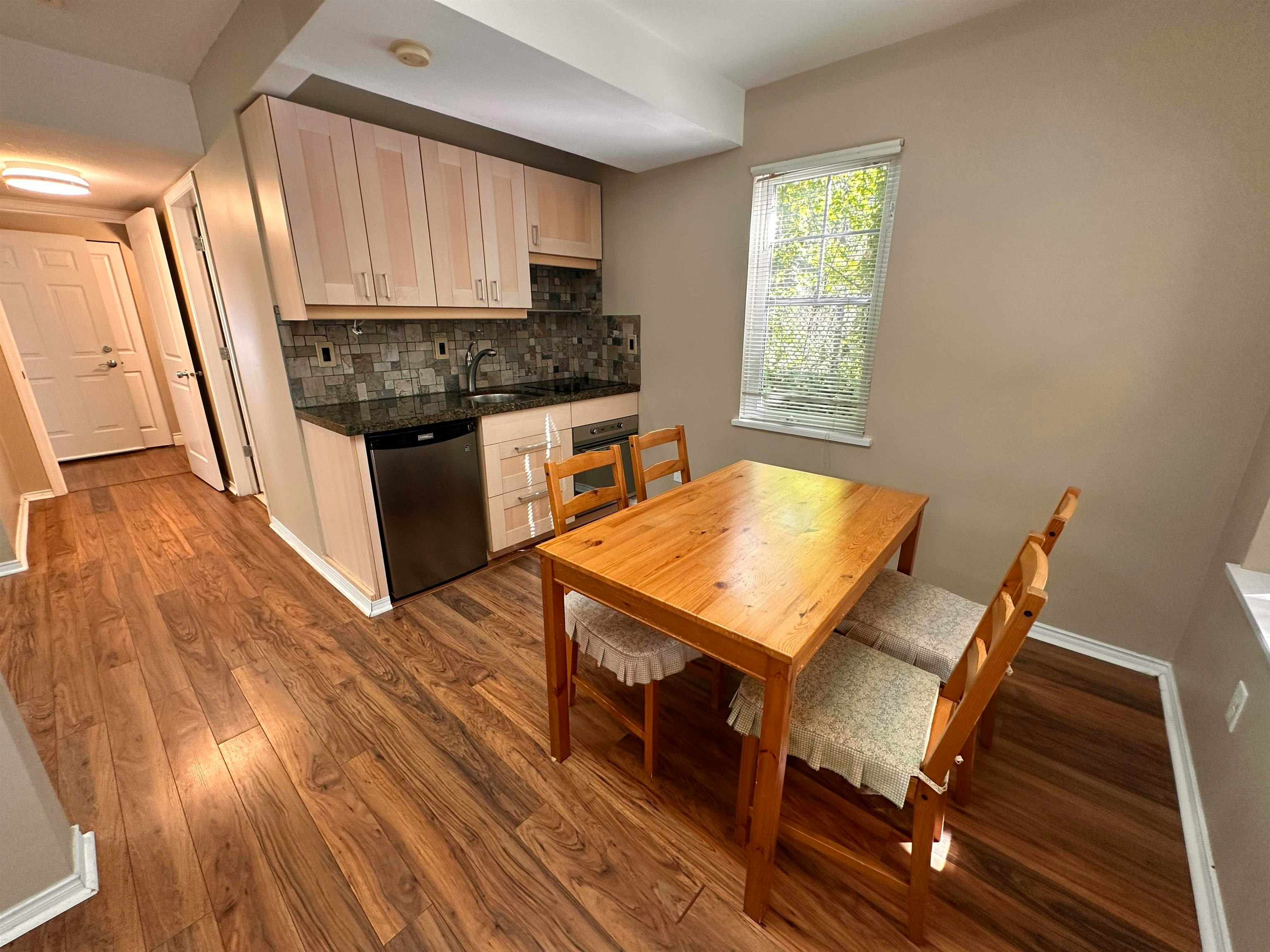 301-3000 Riverbend Drive, Coquitlam, BC, V3C 6R1 - 30
