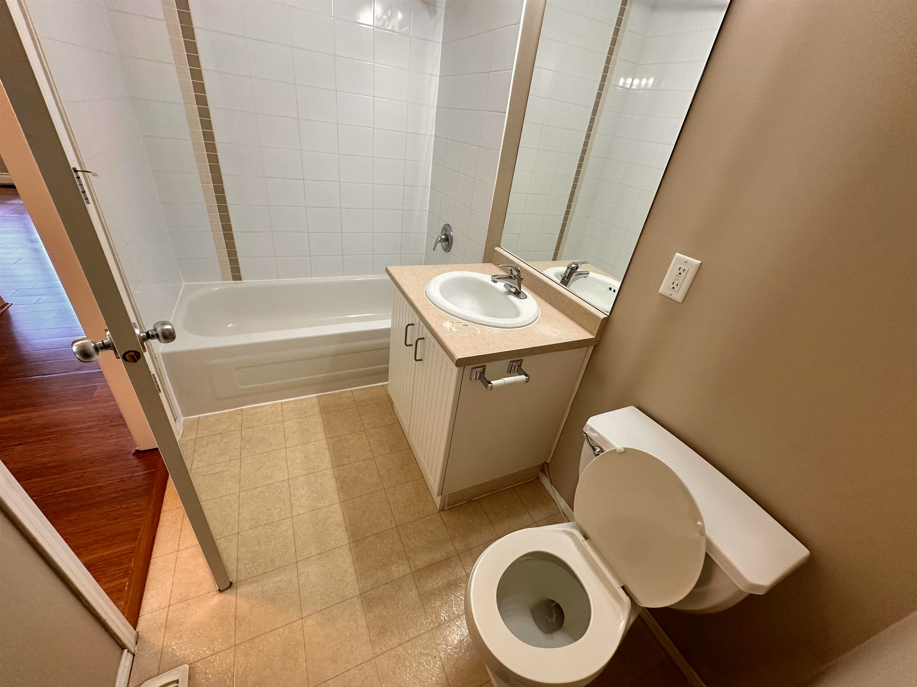 301-3000 Riverbend Drive, Coquitlam, BC, V3C 6R1 - 12