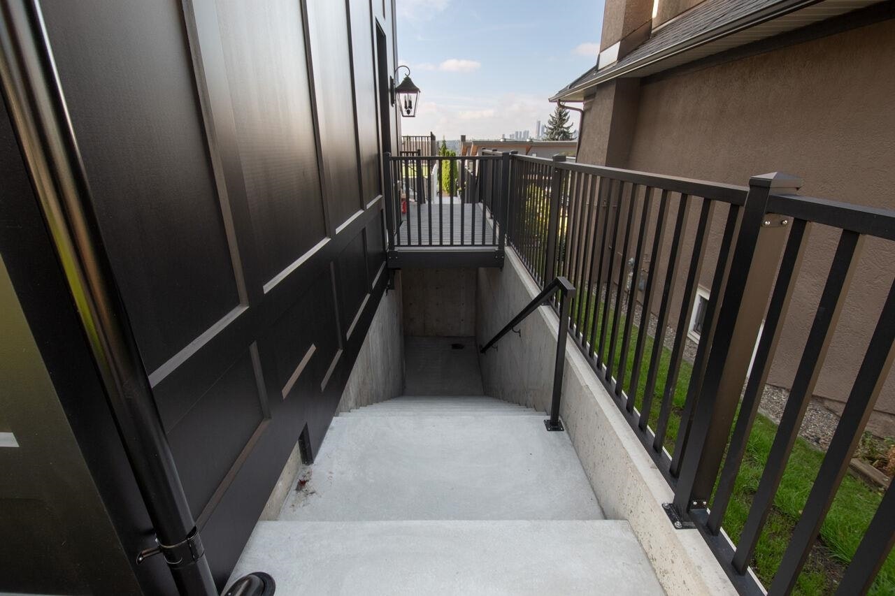 Lower-5770 Kitchener Street, Burnaby, BC, V5B 2J2 - 2