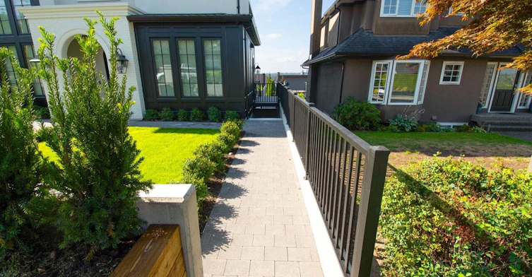 Lower-5770 Kitchener Street, Burnaby, BC, V5B 2J2