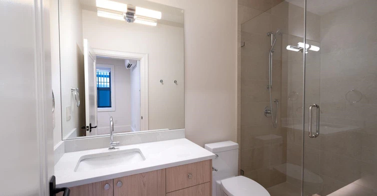 Lower-5770 Kitchener Street, Burnaby, BC, V5B 2J2 - 30