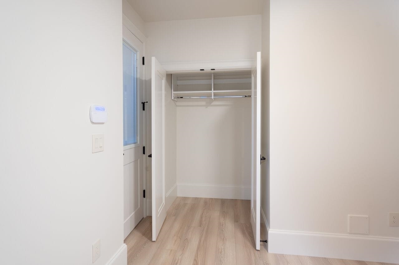 Lower-5770 Kitchener Street, Burnaby, BC, V5B 2J2 - 4