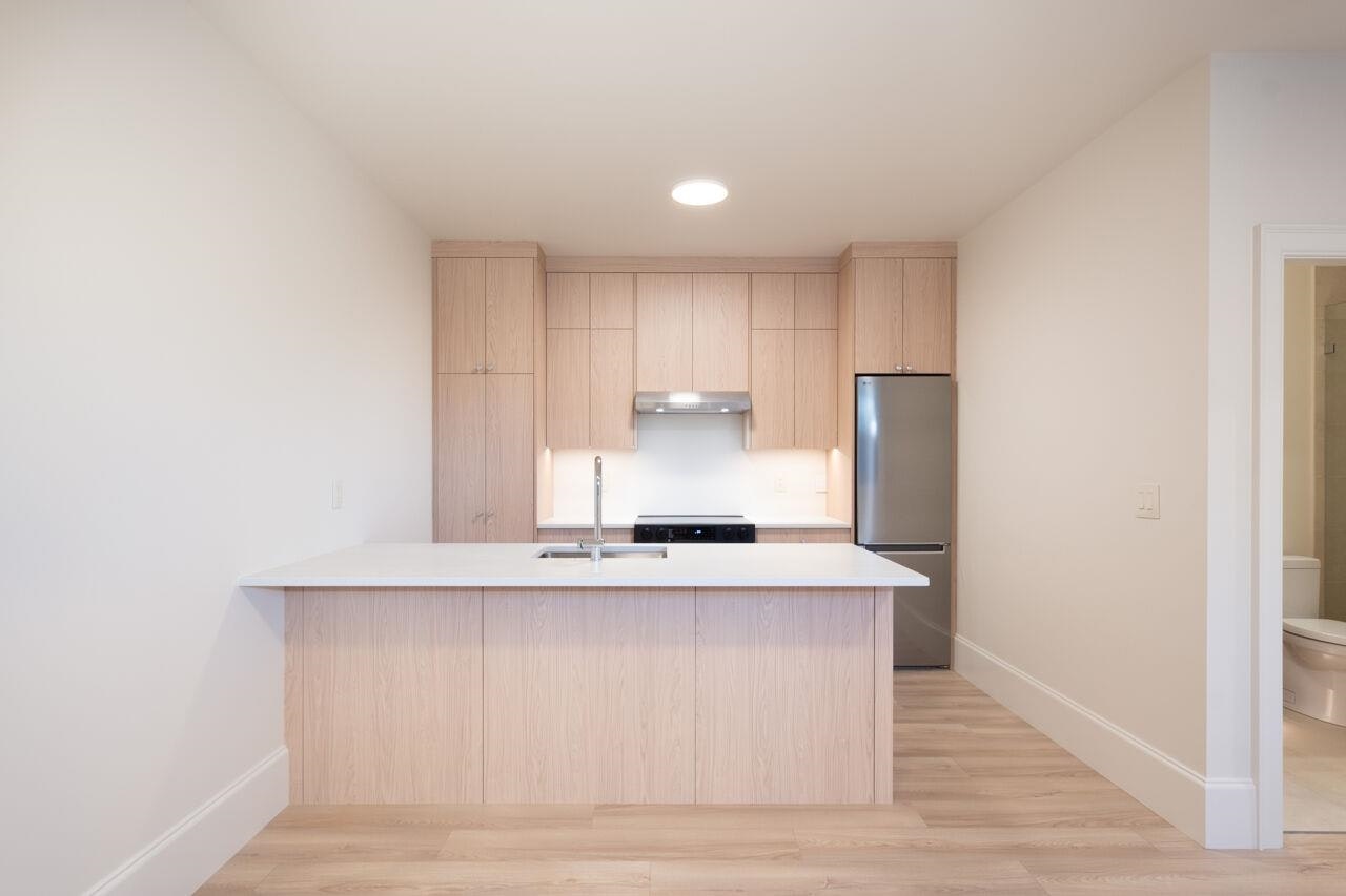 Lower-5770 Kitchener Street, Burnaby, BC, V5B 2J2 - 16