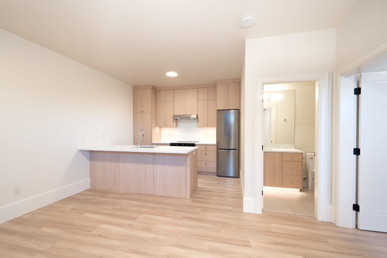 Lower-5770 Kitchener Street, Burnaby, BC, V5B 2J2 - 13