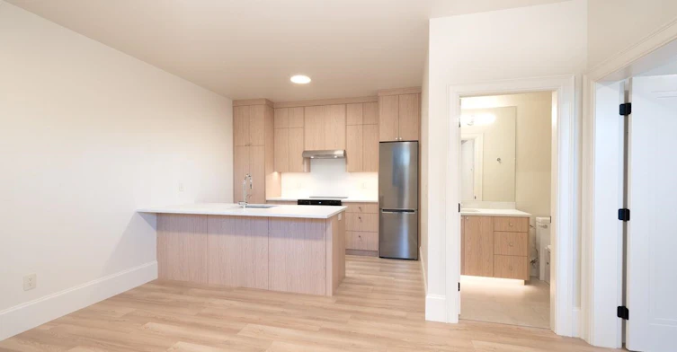 Lower-5770 Kitchener Street, Burnaby, BC, V5B 2J2 - 13
