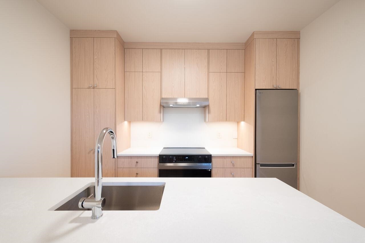 Lower-5770 Kitchener Street, Burnaby, BC, V5B 2J2 - 19