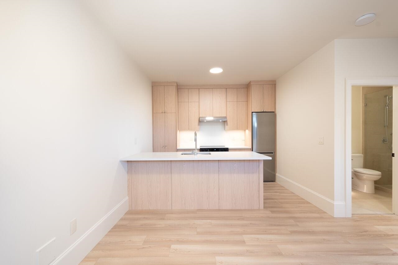 Lower-5770 Kitchener Street, Burnaby, BC, V5B 2J2 - 14