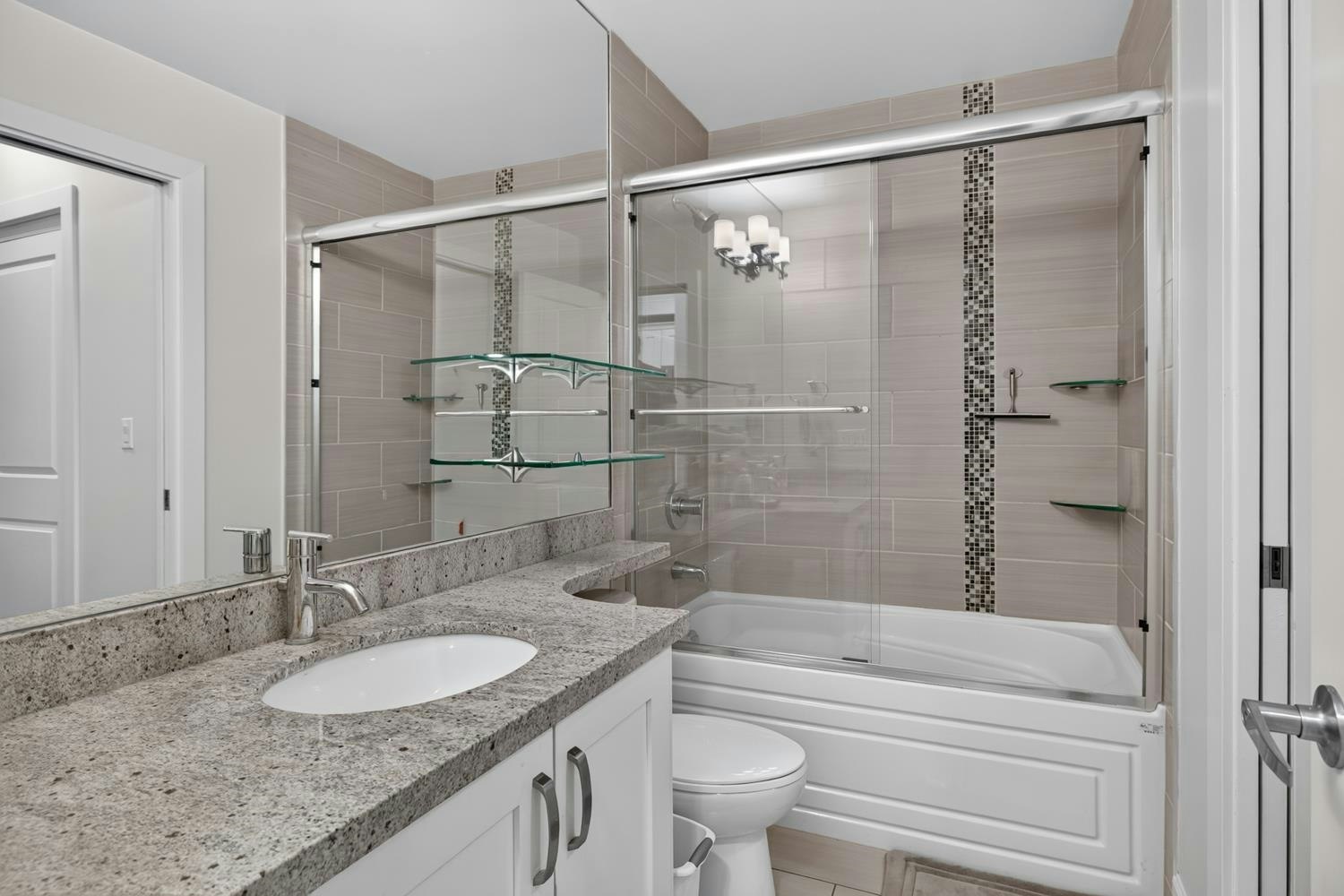 218-13897 Fraser Highway, Surrey, BC, V3T 0G8 - 18