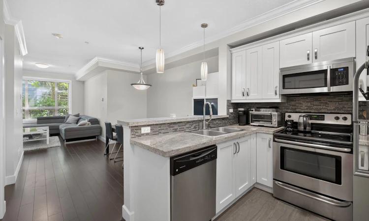 218-13897 Fraser Highway