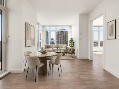 2109-6080 Mckay Avenue - 5