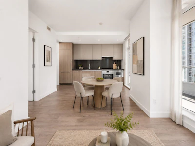 2109-6080 Mckay Avenue - 3