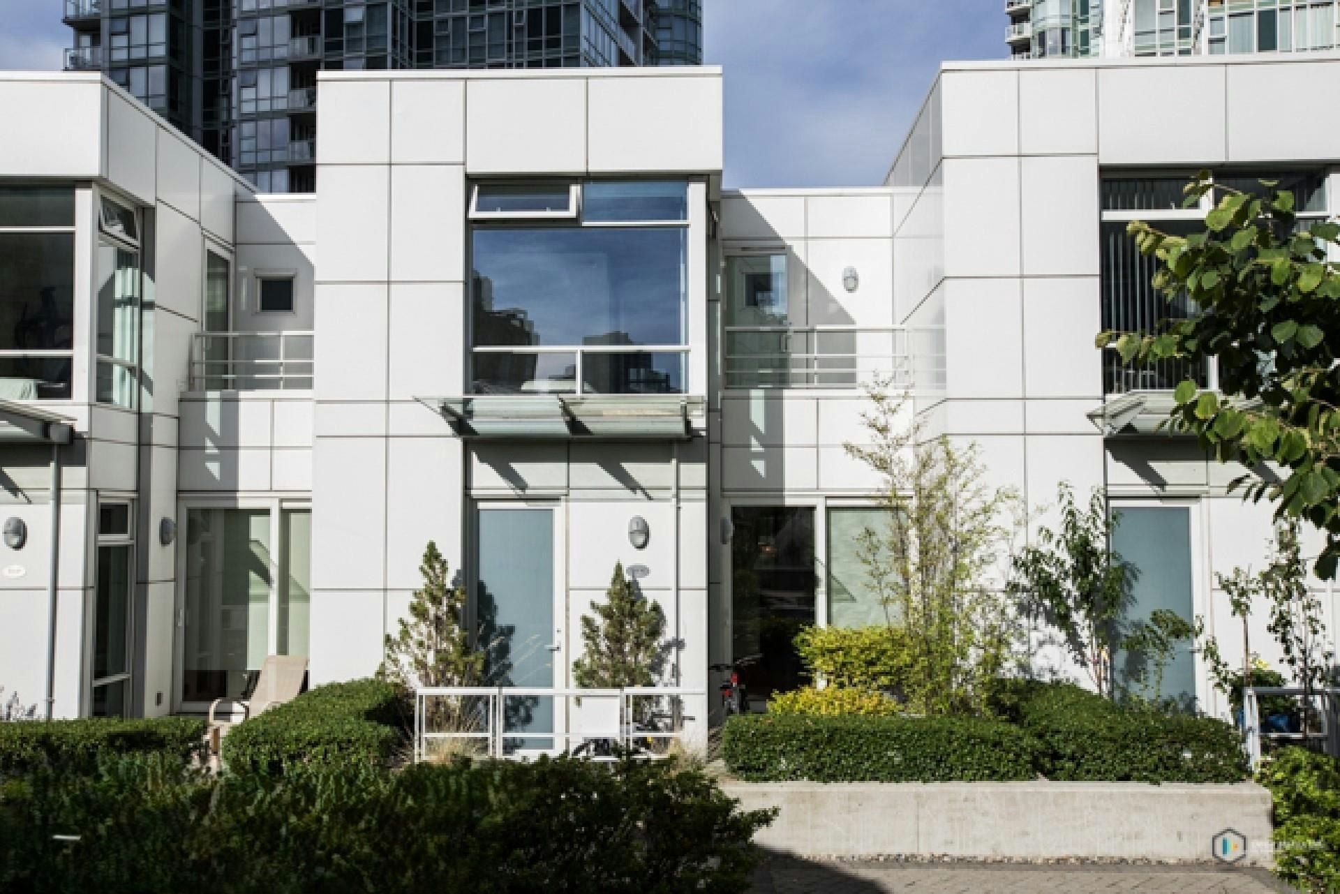 THN-1111 Marinaside Crescent, Vancouver, BC, V6Z 2Y3