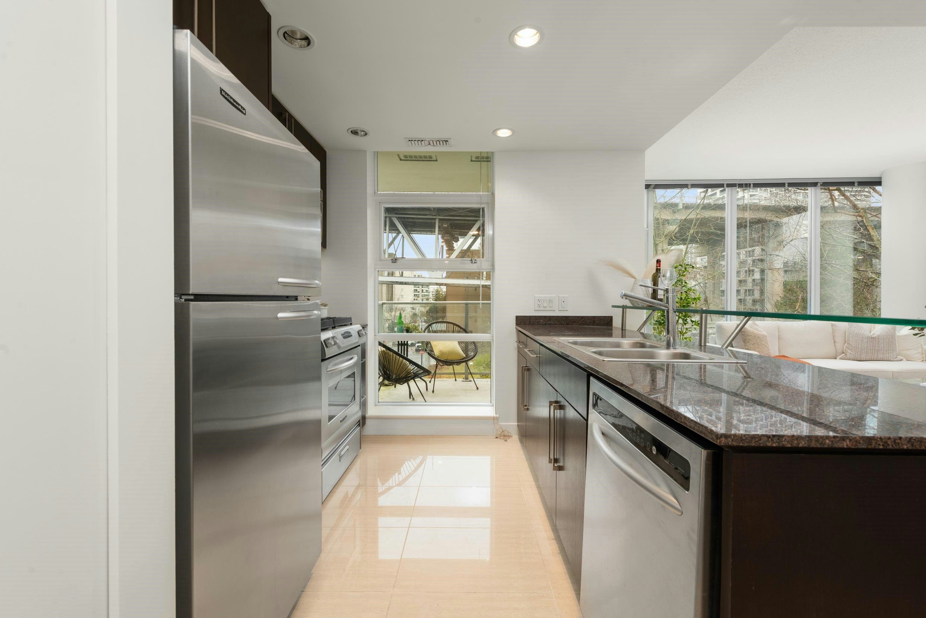 605-633 Kinghorne Mews, Vancouver, BC, V6Z 3H3 - 10
