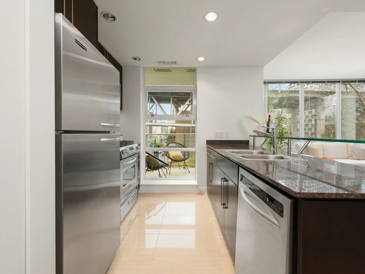 605-633 Kinghorne Mews, Vancouver, BC, V6Z 3H3 - 10