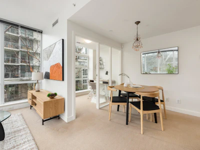 605-633 Kinghorne Mews - 5