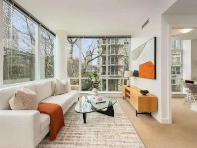 605-633 Kinghorne Mews - 2