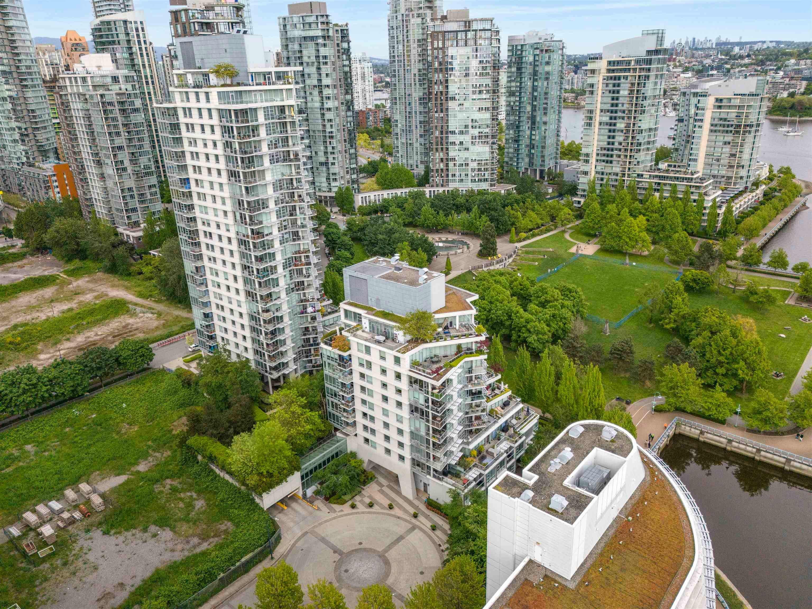 605-633 Kinghorne Mews, Vancouver, BC, V6Z 3H3 - 36