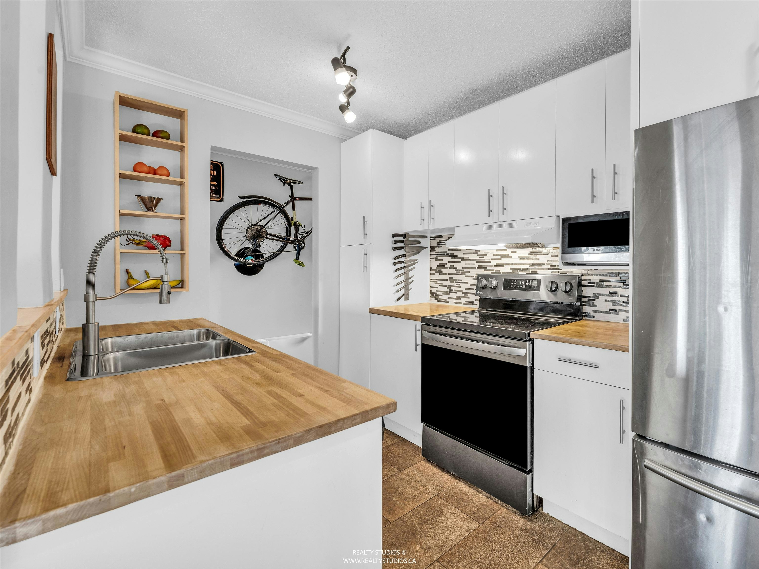 306-2222 Cambridge Street, Vancouver, BC, V5L 1E6 - 2