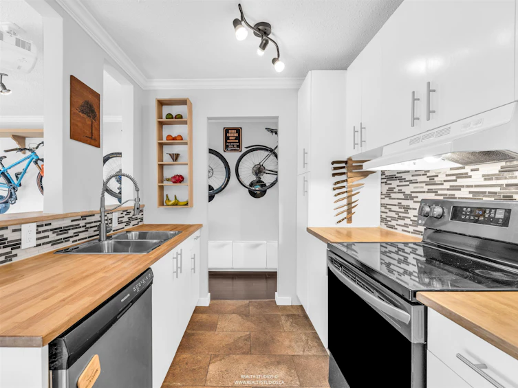 306-2222 Cambridge Street, Vancouver, BC, V5L 1E6 - 4
